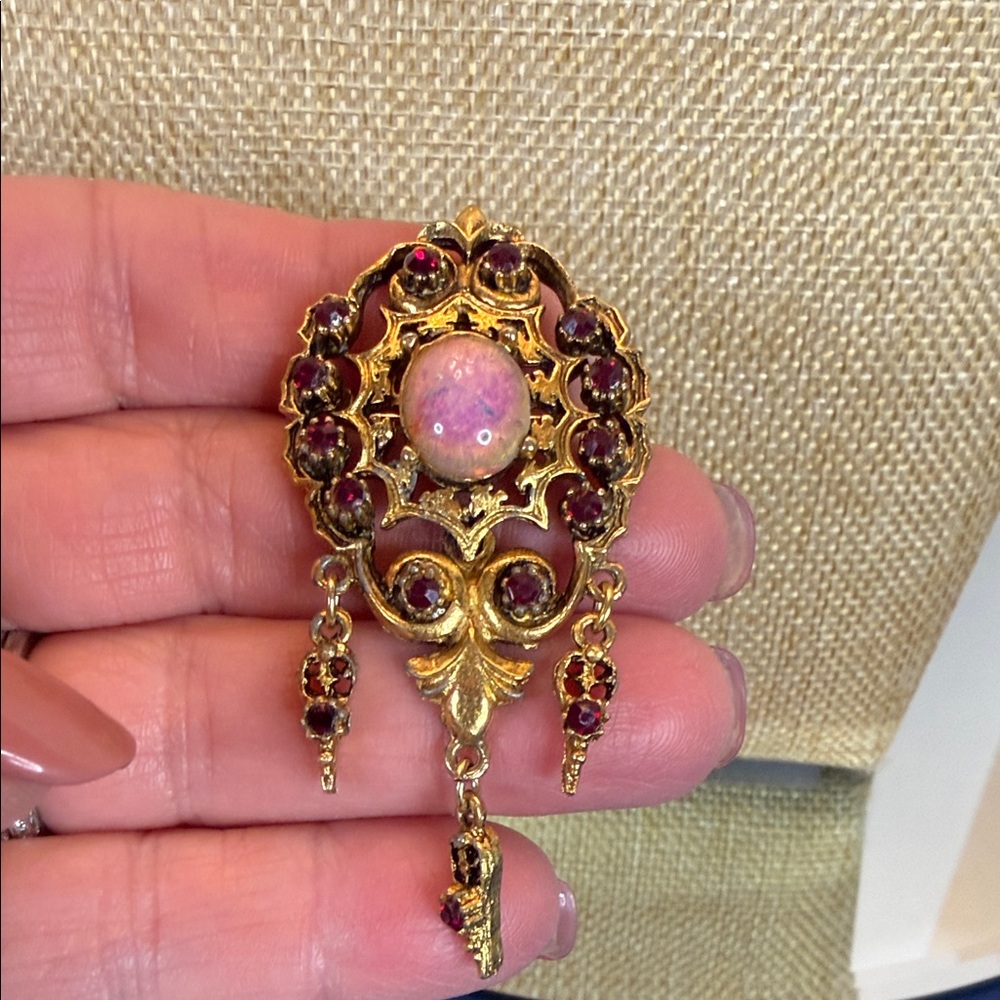 Florenza Attributes Elegant Gold and Purple Brooch - Picture 2 of 4